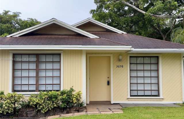 3658 E Bell Dr photos photos