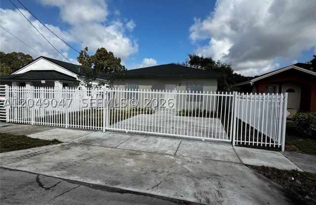 1717 NW 70th St photos photos