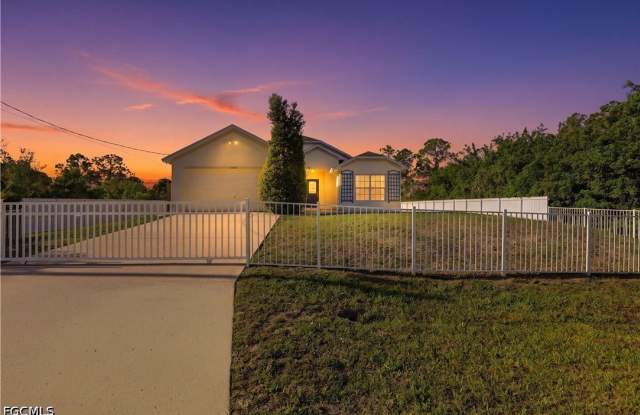 3005 41st Street W photos photos