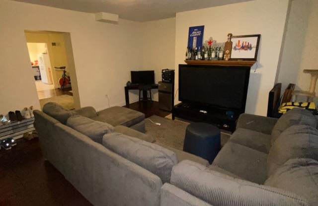 Southside Flats 3 bedroom! Central AC! Washer and Dryer Included! Available 8/4 photos photos