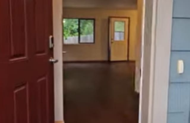 Spacious Poulsbo Home with Modern Comfort and a Prime Location Gallery 3
