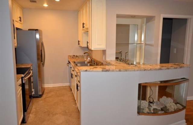 1210 Pine Heights Drive NE Gallery 4
