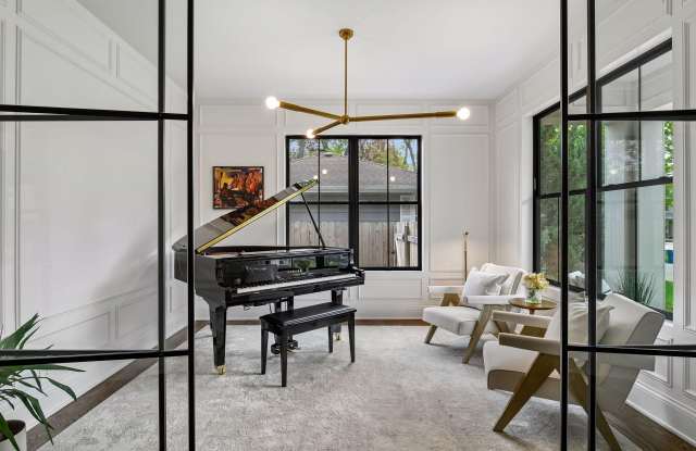 5925 Chowen S Avenue Gallery 3