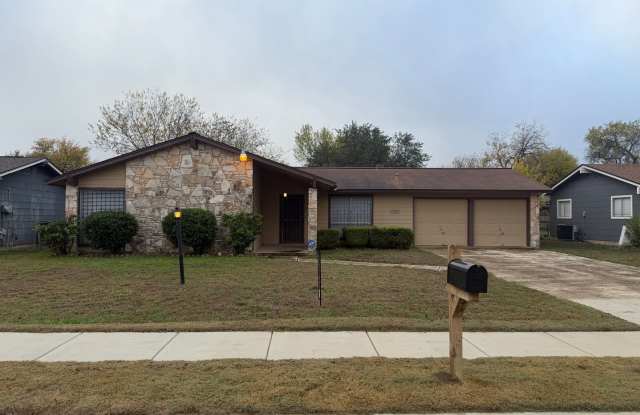 Lovely Single Story 3 Bedroom 2 Bath w/ easy access to Lackland AFB, Sea World,  Shopping photos photos