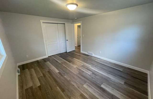 2 Bed 1 Bath Ranch Duplex Gallery 4