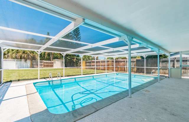 Beautiful POOL home with a large back yard.. 3/1.5 1360 Sq. Ft. with updated kitchen & bathrooms!! Gallery 1