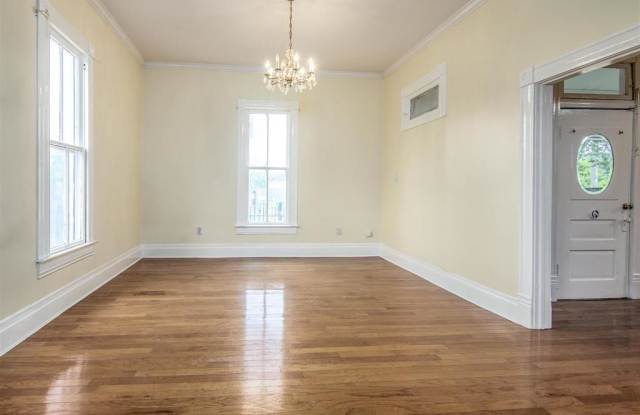 1506 Everett Street Gallery 4
