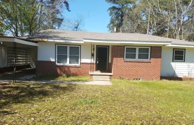 404 Dogwood Trail - 404 Dogwood Trl, Lufkin, TX 75904