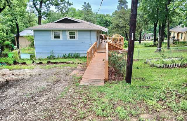 Updated 2-bed/1.5-bath! Gallery 3