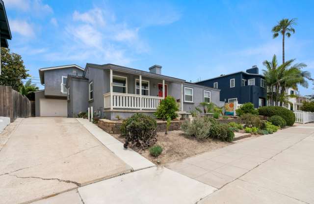 Crown Point 4Bed 3Bath (2 Primary suites) Drive way Parking, Garage, Private fenced lot, walk to Bay photos photos