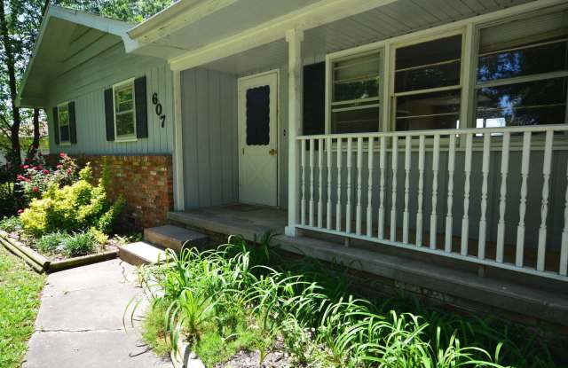 Beautiful 3 bedroom 1.5 bath home in Nixa photos photos