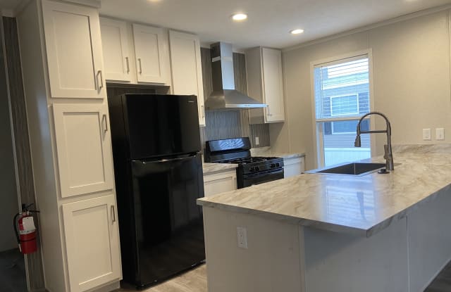 245 Spruce - 245 Spruce, Oakland County, MI 48357