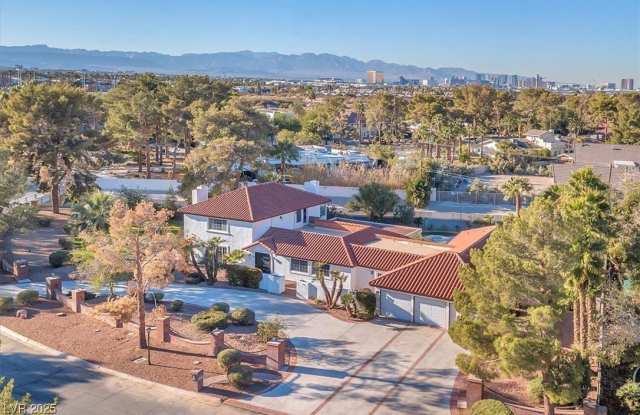 2868 Vista Del Sol Avenue photos photos