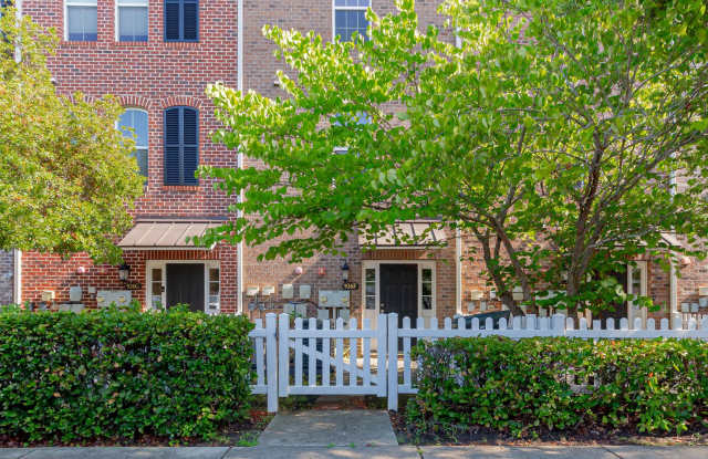 Steps from Shopping, Dining, & Entertainment in The Market Common Gallery 3