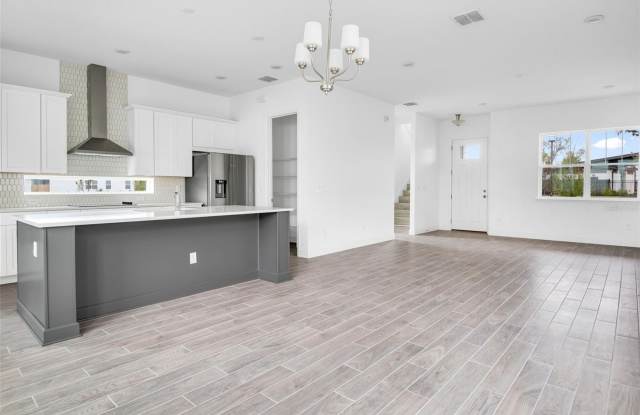 6492 BARNSTORM Way Gallery 3