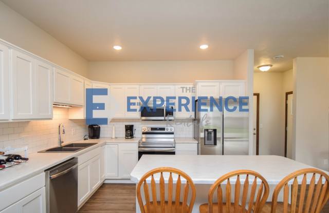 3 Bed 2.5 Bath Townhome West Sioux Falls! Gallery 3