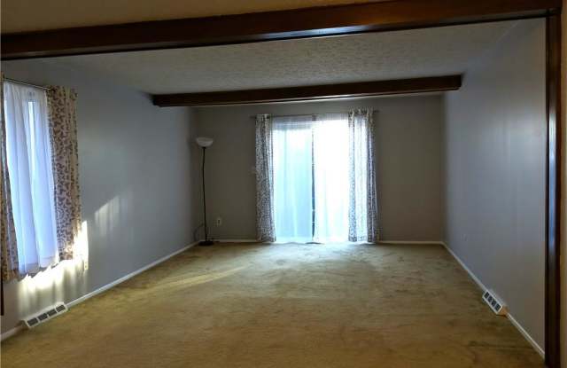32724 Washington Ct Gallery 2