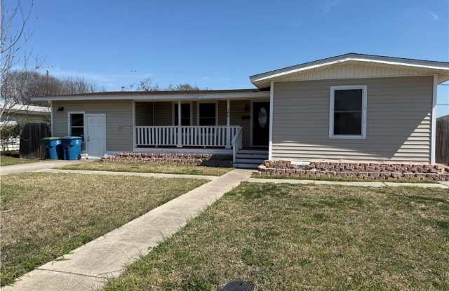 106 Acacia Arch Street - 106 Acacia Arch Street, Portland, TX 78374