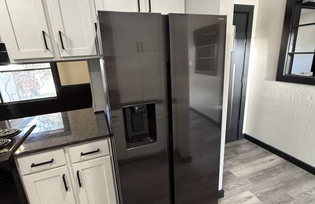 11621 Saspamco Creek Drive Gallery 1