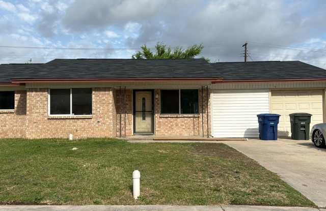 Renovated 3-bedroom 2-bathroom house! photos photos