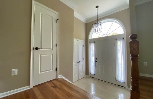 5801 Deer Lake Lane Gallery 2