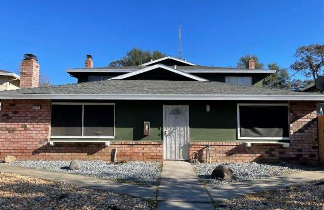 Single Level 2 Bedroom 1 Bath - 5552 Keoncrest Circle, Carmichael, CA 95841