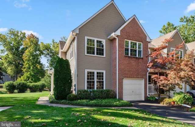 28 KINGS CROSS CIRCLE - 28 Kings Cross Circle, Bucks County, PA 18901