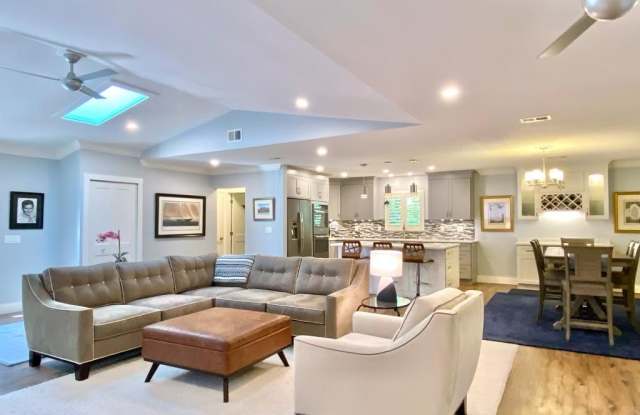 907 Tropic Drive Gallery 2