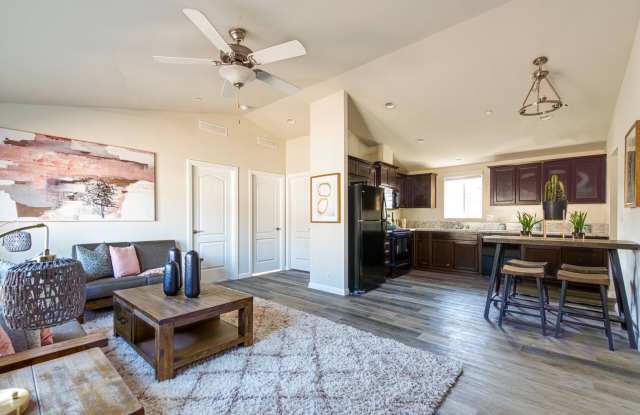 Remodeled Modern 3 Bed/2 Bath National City-Move in Promotion! Gallery 3