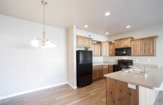 426 West 200 North - 303 - 426 West 200 North Street, Springville, UT 84663