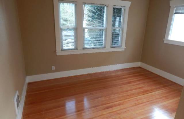 813 3rd Ave. NW Gallery 4