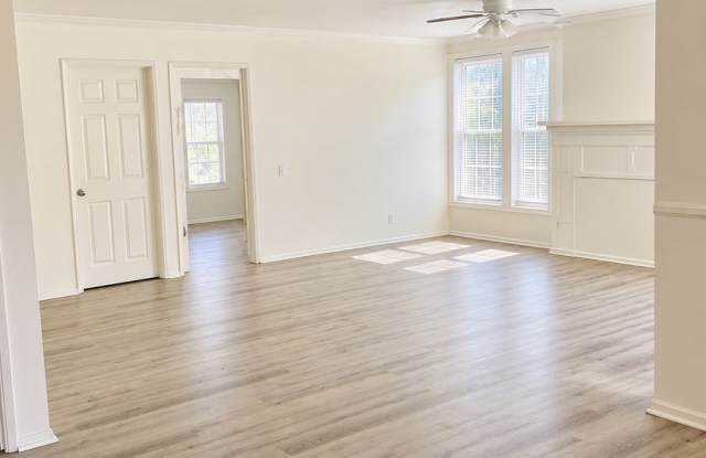 6 bed 3 bath house close to campus! Gallery 4