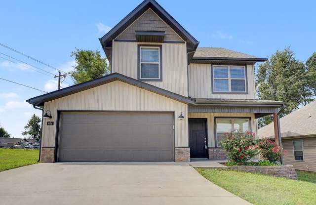 Awesome home with great location in Rogers photos photos