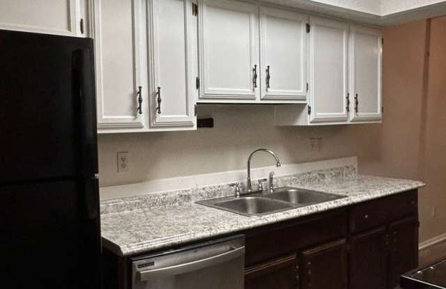 Charming 2 Bed, 1.5 Bath Townhouse in Lafayette! Gallery 4