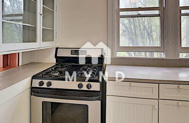 1836 Cedar St Apt 1 Gallery 4