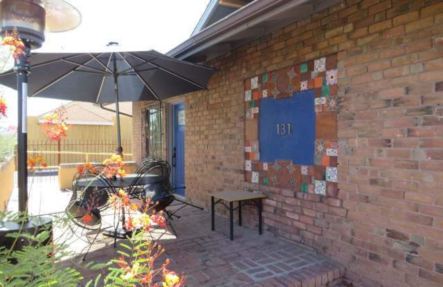 Furnished 2-Bedroom Home in the Historic Feldman Neighborhood – Central/University Area photos photos