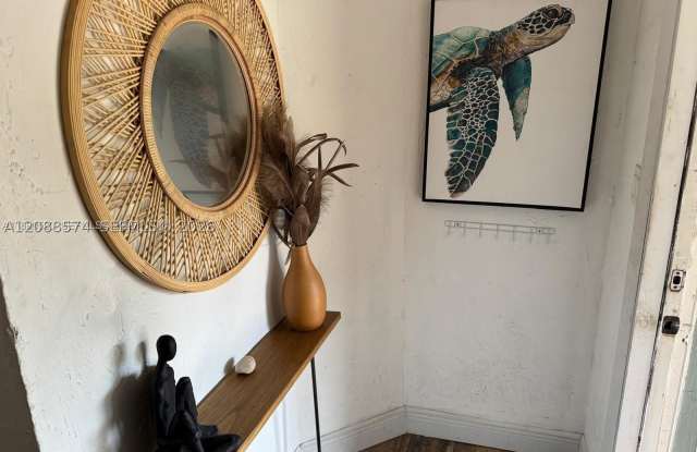 1101 NE 14th Ave Gallery 1