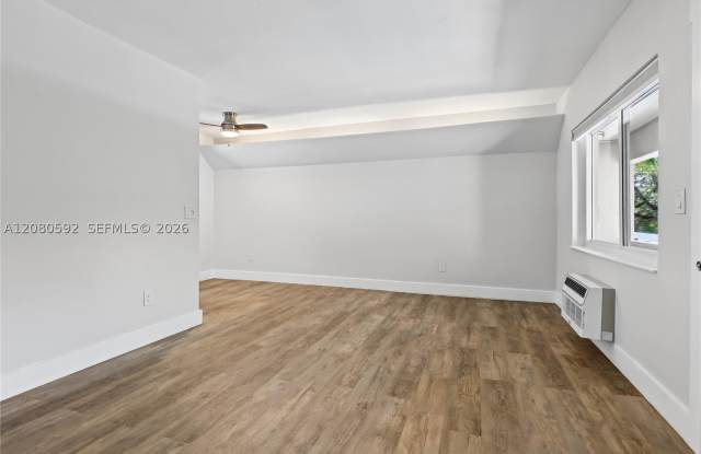 125 Edgewater Dr Gallery 2