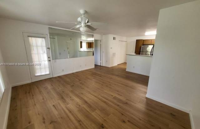 4028 NW 87th Ave photos photos
