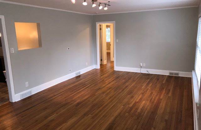 1016 Hickory Nut St Gallery 3