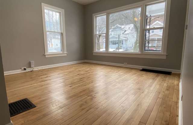 566 Valley Ave NW Gallery 2