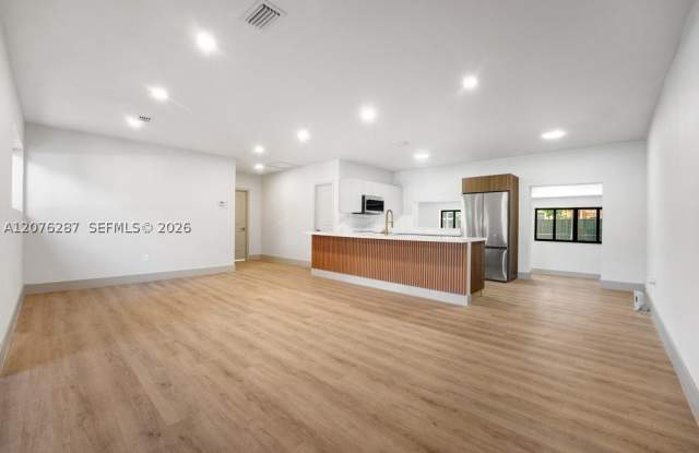 450 NW 140th St Gallery 4