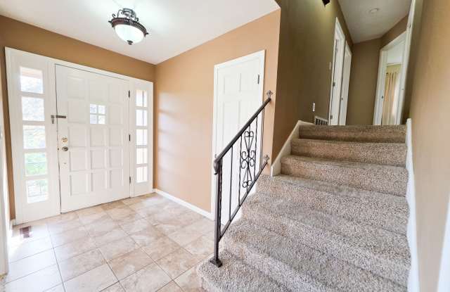 2004 Rehfeld Drive Gallery 2