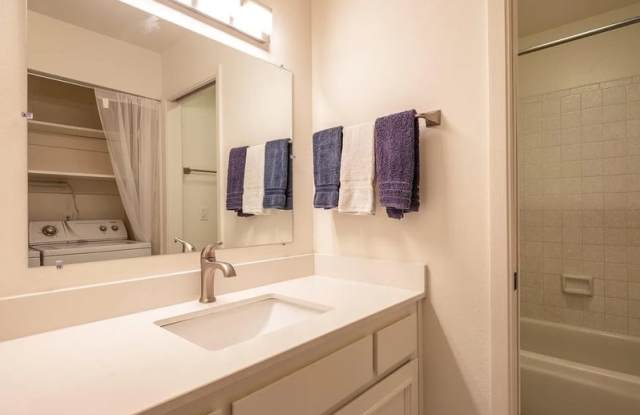 555 Seaver Dr Gallery 1
