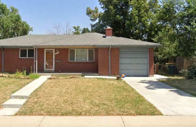 Amazing 3 Bed, 2 Bath Spacious Home with a fenced in private yard and 1 car attached garage in the heart of Centennial! photos photos