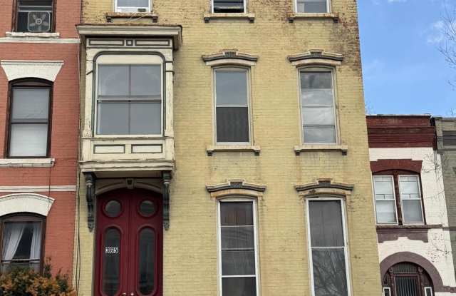 365 Madison Avenue unit: 2 photos photos