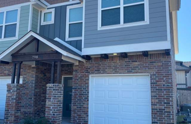 1/2 off 1st month 3 bedroom, 2.5 bathroom, 1 car garage, fenced backyard photos photos