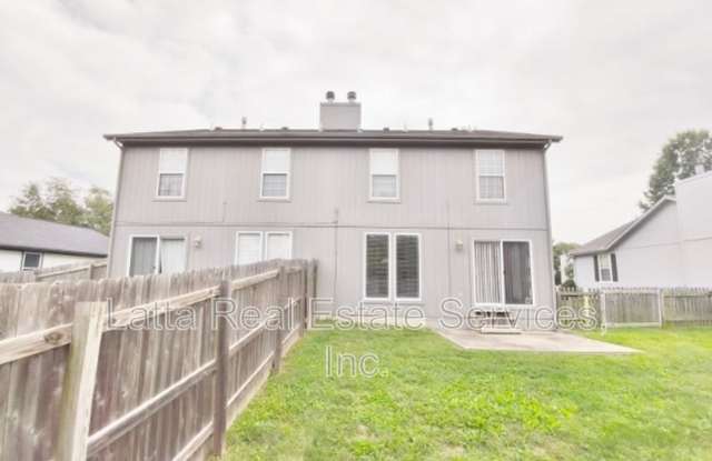 623 NE Swann Circle Gallery 2