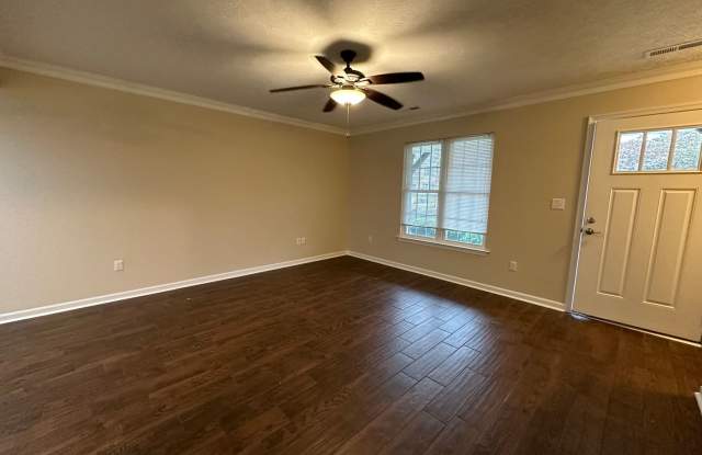 Tavern Grove Townhome in Campbell County-Near Airport Gallery 1