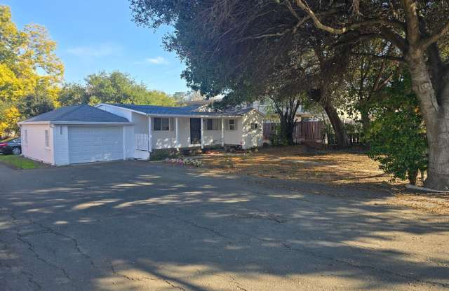 Single Story Home in El Sobrante... Available Now !! - 5009 San Pablo Dam Road, El Sobrante, CA 94803